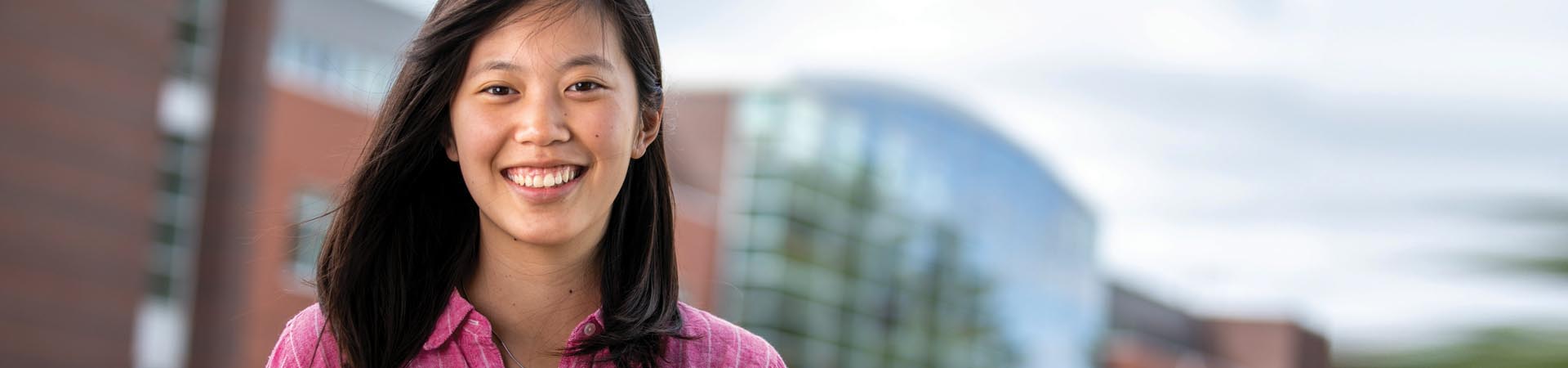 Headshot of Stephanie Tsang '20. Text - "I have personally felt the positive impact that gifts from alumni have provided. Grinnell has helped prepare me for the future by opening my eyes to a huge range of possibilities."