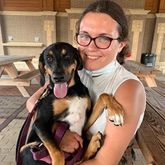 Sarah Beisner ’22 and her dog Maggie