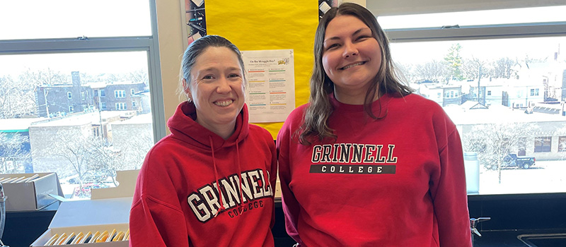 Joanna (DeMars) Deming ’10, left, and Robin Bartell ’20.