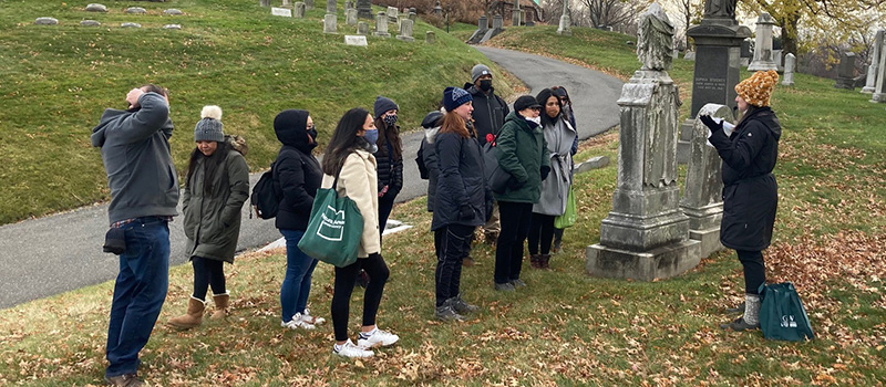 Rachel Walman ’06 gives an educational program at New York City’s Green-Wood Cemetery.
